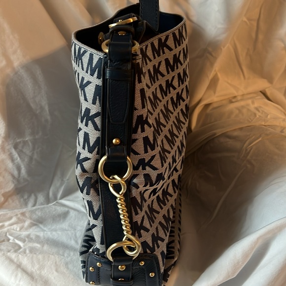 Michael Kors Luxury Studded Astor Large Shoulder Bag Tote NWT - Picture 10 of 10